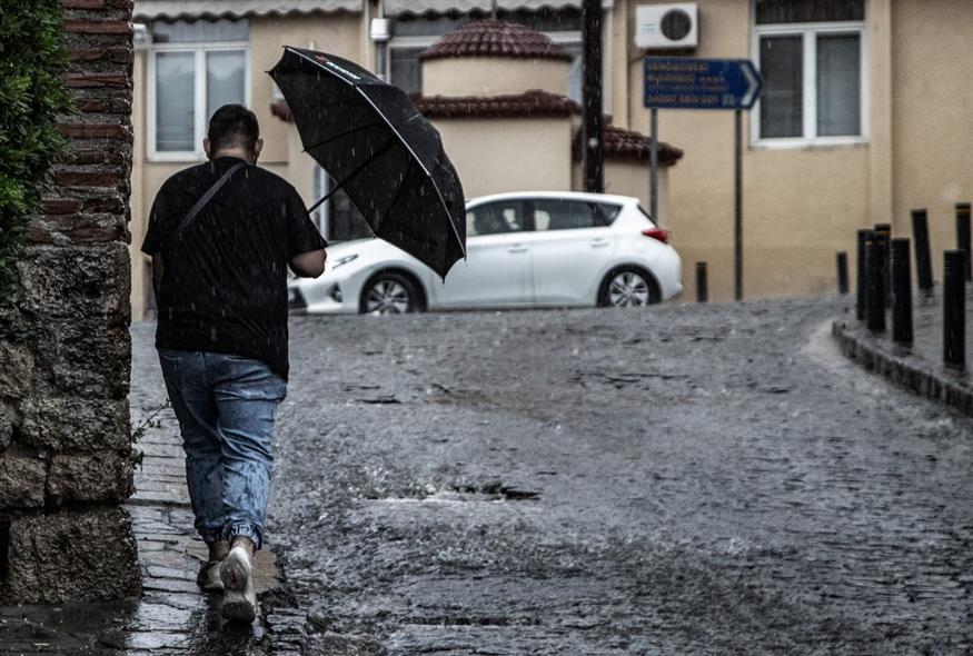 Καταιγιστικές Βροχές και Κακοκαιρία Πλήττουν τη Χώρα στην Επικίνδυνη Περίοδο της Cassandra