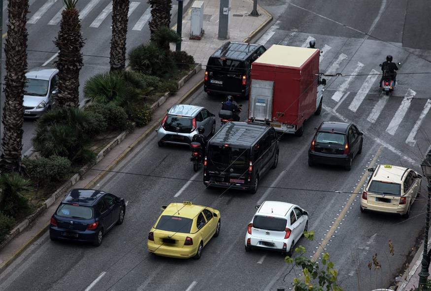 Αυξημένα Πρόστιμα για τα Τέλη Κυκλοφορίας και ΚΤΕΟ το 2025 χωρίς Αλλαγές στα Ποσά