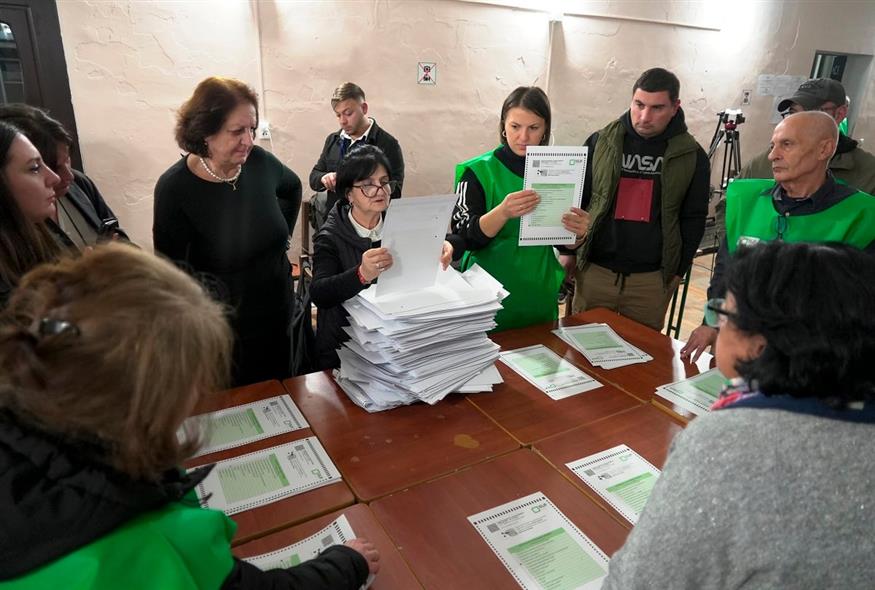 Νίκη του φιλορωσικού κόμματος Γεωργιανό Όνειρο με έντονες αμφισβητήσεις από την αντιπολίτευση